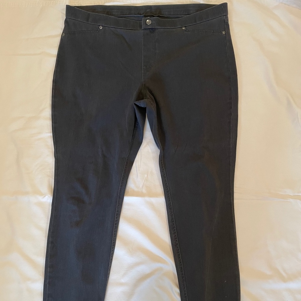 Hue denim jeggings, NWT
